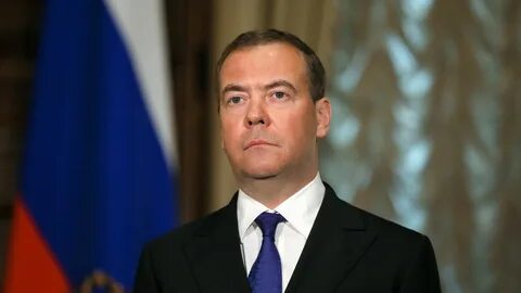 Политики в том числе