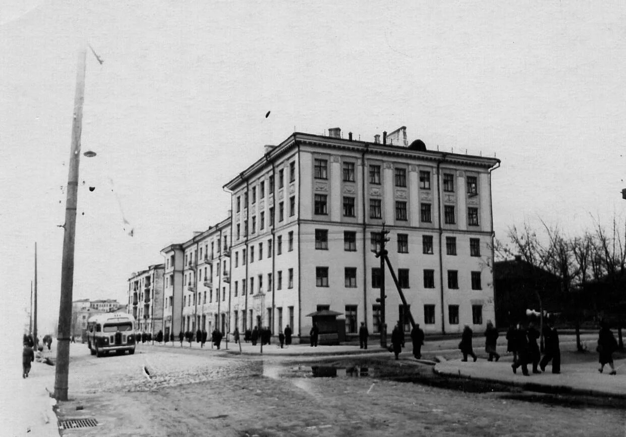 Жилой дом на кудринской площади ссср. Крупноблочный дом в спб. Ажурный дом на ленинградском проспекте. Дом с птицами на благодатной. Улица земляной вал москва.
