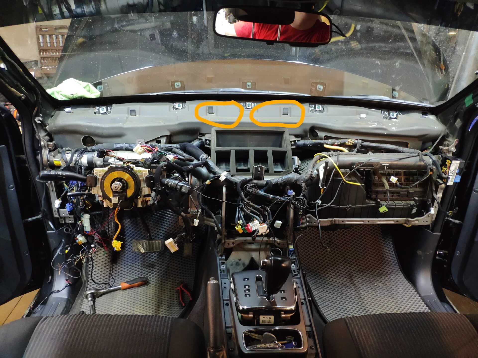 Снятие панели приборов - KIA Sorento (1G), 2,5 л, 2008 года своими руками DRIVE2