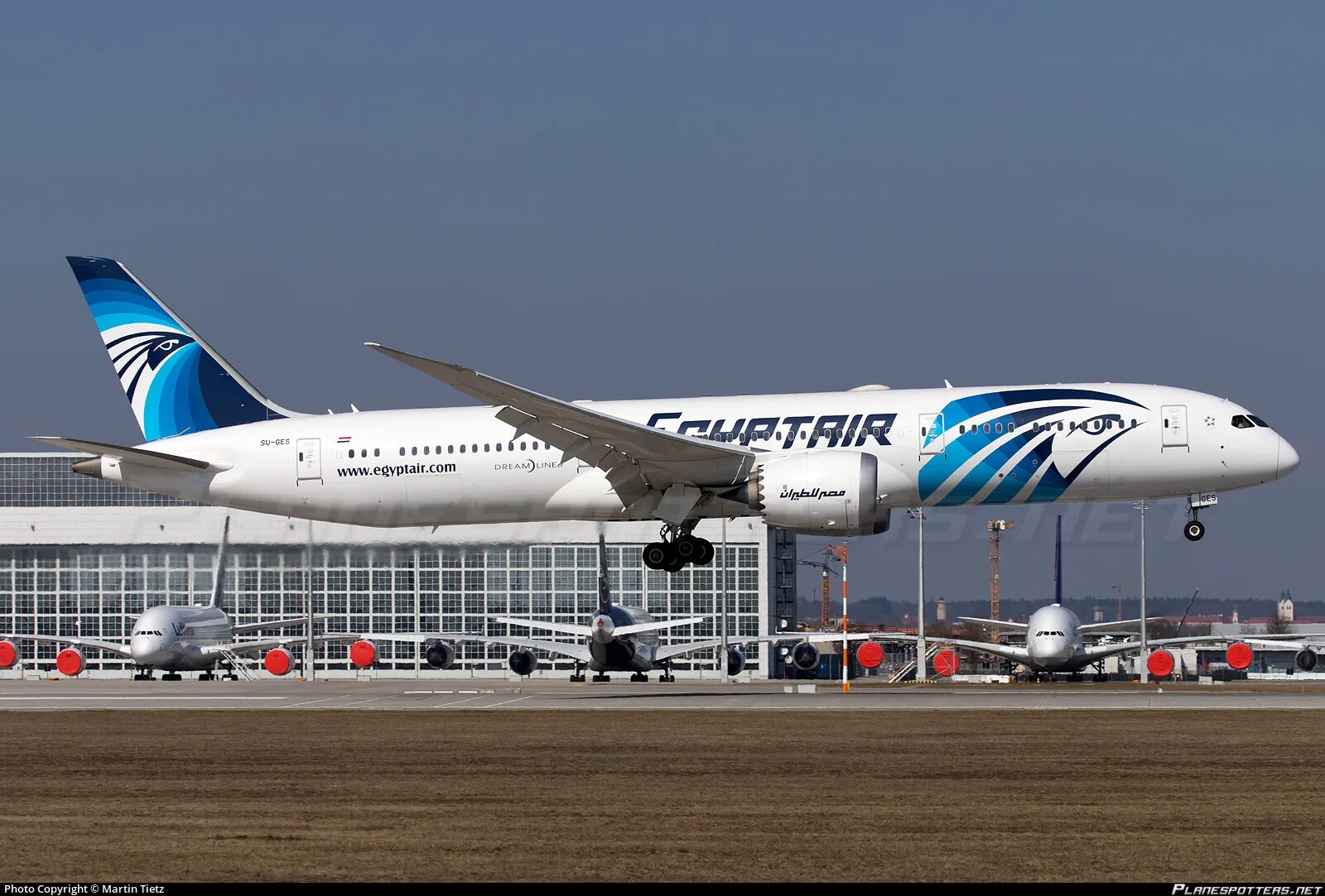 Egyptair отзывы. Boeing 787-9 EGYPTAIR. Самолёт EGYPTAIR 787. EGYPTAIR Boeing 737‑800 бизнес. MSR Flight.