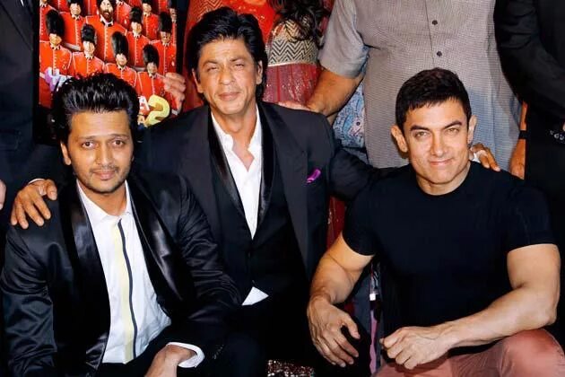 Аамир кхан салман кхан шахрукх кхан. Братья шахрукх кхана. Братья шахрукх кхана. Шахрукх кхан и его брат. Братья шахрукх кхана.