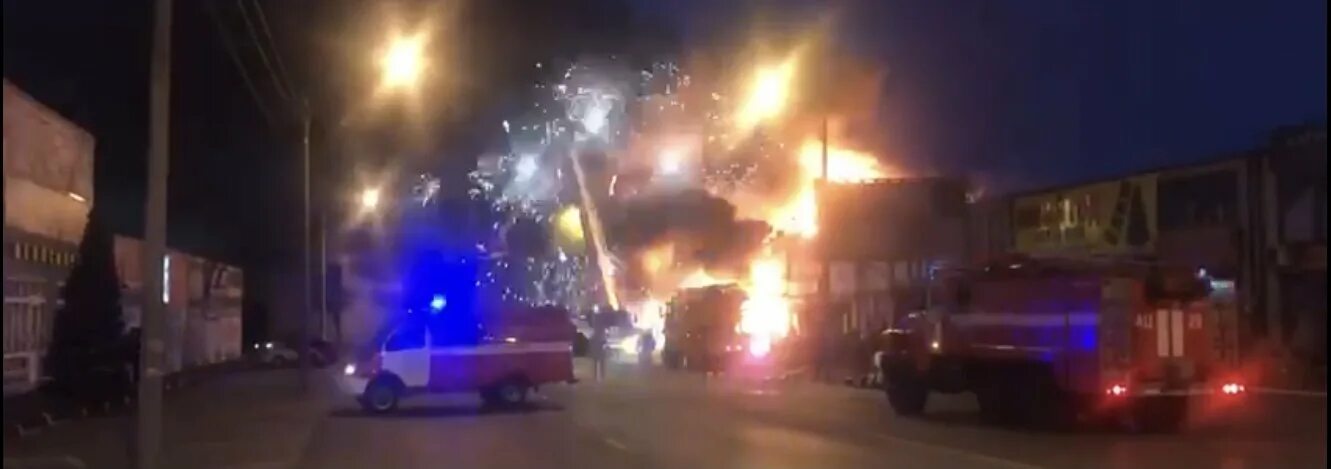 Пожар на викалине. Рынок олимпия волгоград дзержинский. Пожар в городе прохладном. Бишкек пожар на ортосайском рынке. Пожар фото.