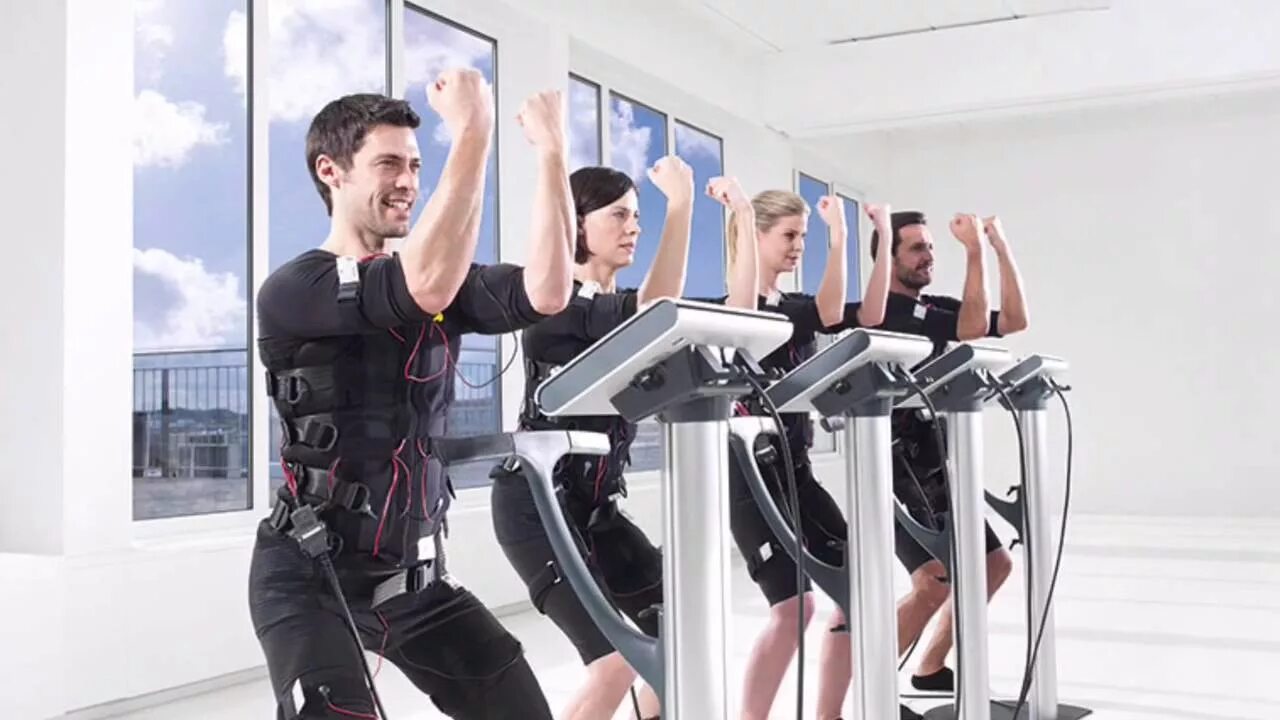 Human anatomy hologram 4k. Хелен брук тауссиг. Цифровая копия. Человек в блюпринт. Apg abstraction for medicine.