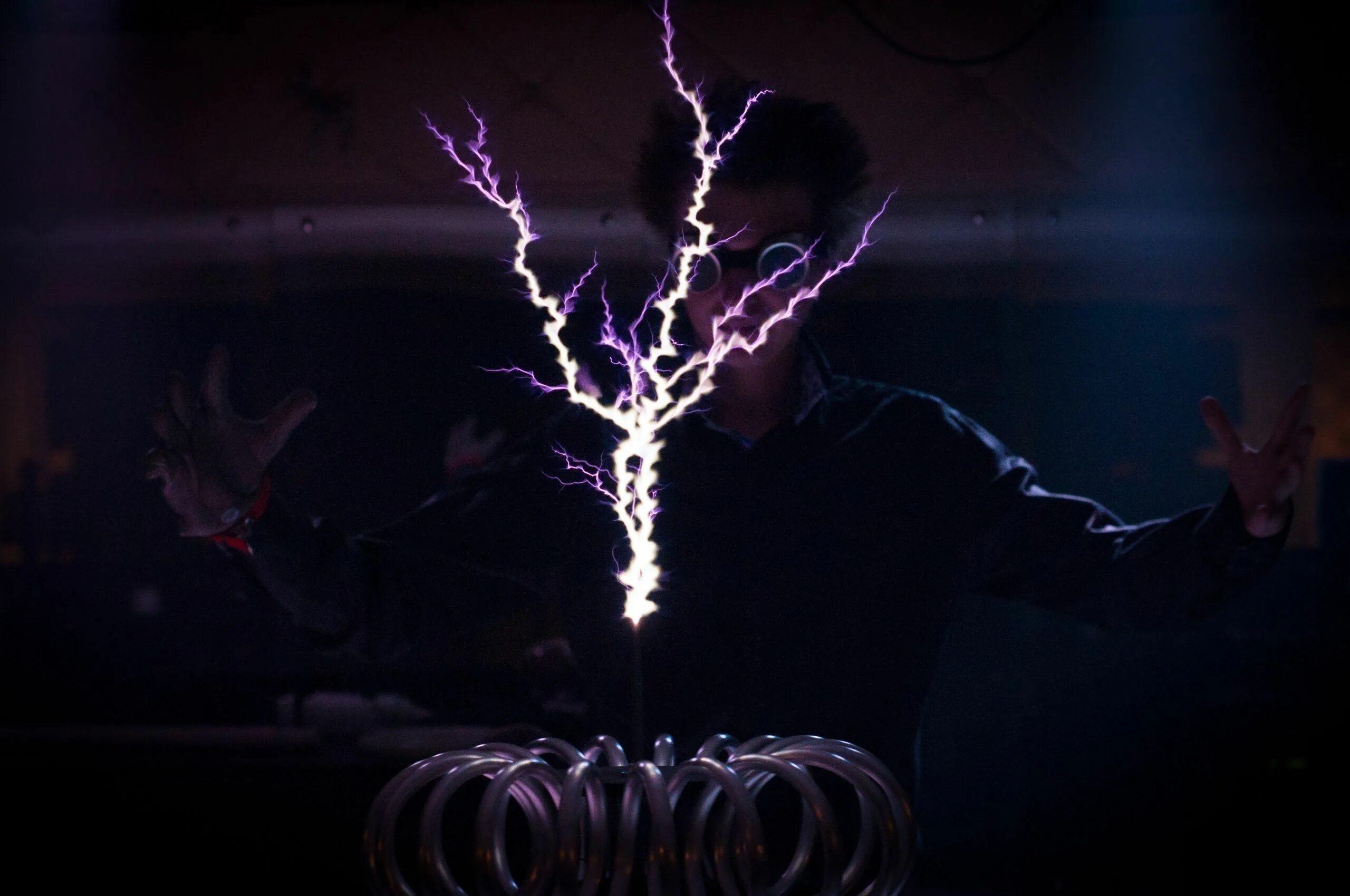 катушка тесла шоу. детское тесла шоу.