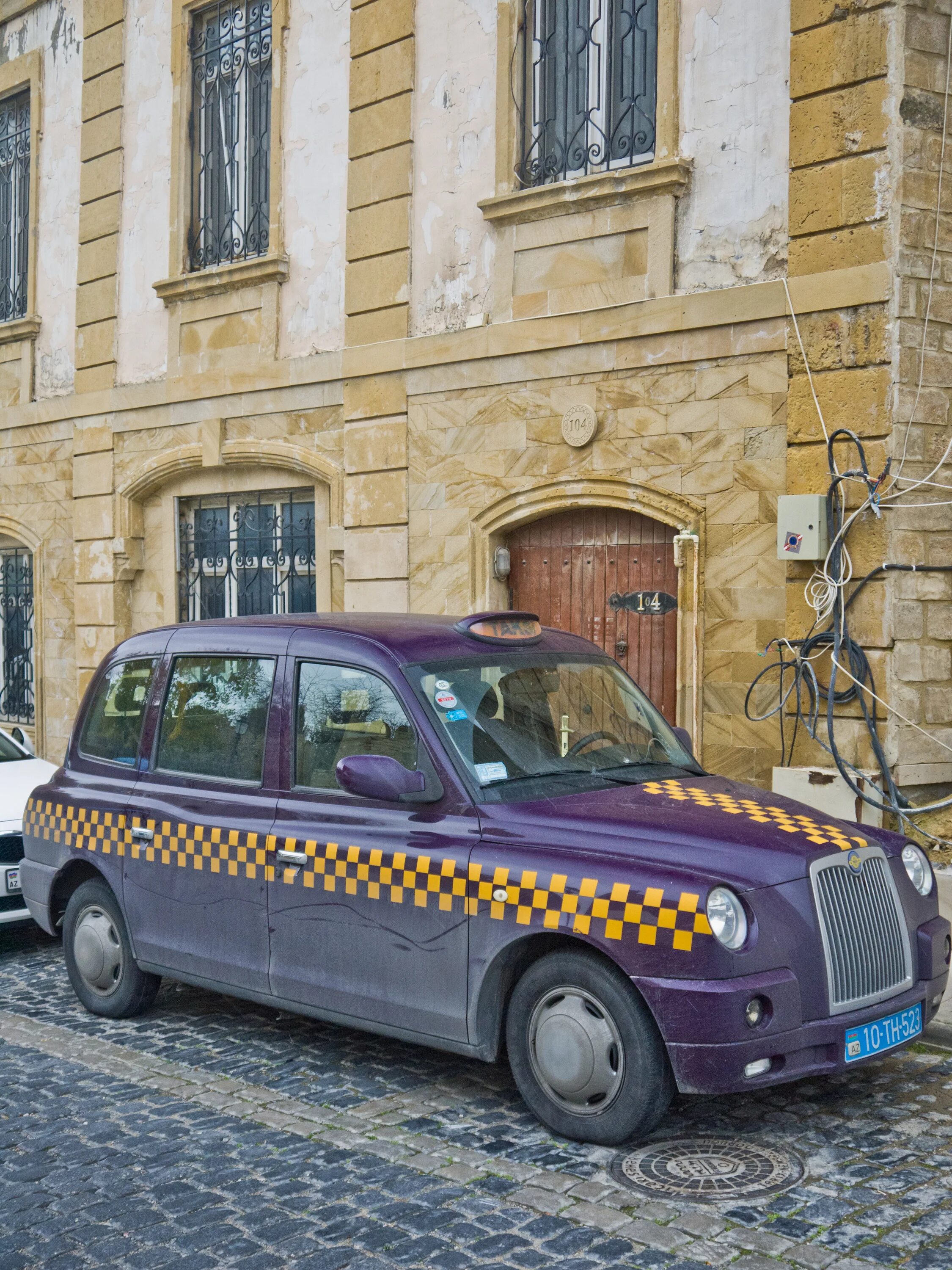 Такси в Баку баклажан. КЭБ В Баку. Такси в Баку кэбы. Бакинское такси. Такси в азербайджане