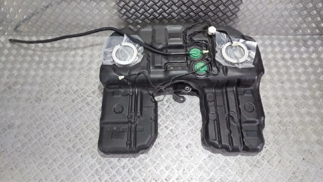 Бак бмв х5 дизель. Насос топливного бака бмв 3 f25. Кожух, bmw, 1 шт, 31306857568. Дополнительный топливный бак на бмв х1. Бак на бмв х5 е70.