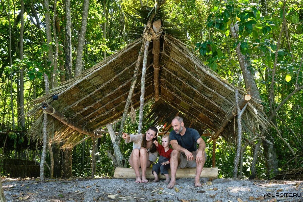 Бамбуковая хижина. Робинзон крузо том хэнкс. Эд стаффорд остров. Строить на необитаемом острове. Занзибар, танзания ресторан the rock.