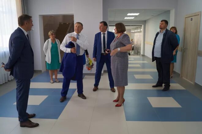 До и после школы луга. Школа 2 луга.