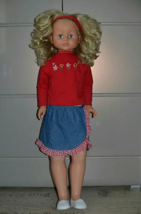 Кукла с большой жопой. Большая кукла. Кукла большая ходячая. Кукла 90 см. Ходячая кукла 100 см.