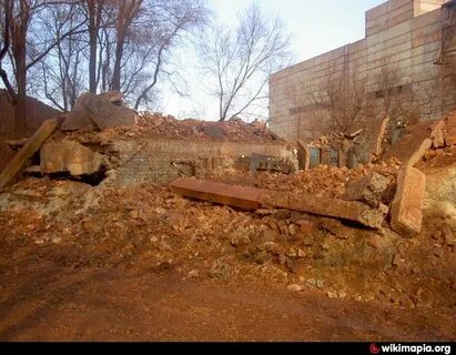Разрушенные игрушечные шахты