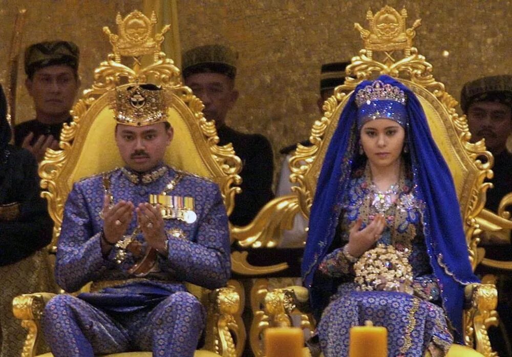Аль-Мухтади Билла Болкиах и принцессы Сары. Принц короля Бруней.