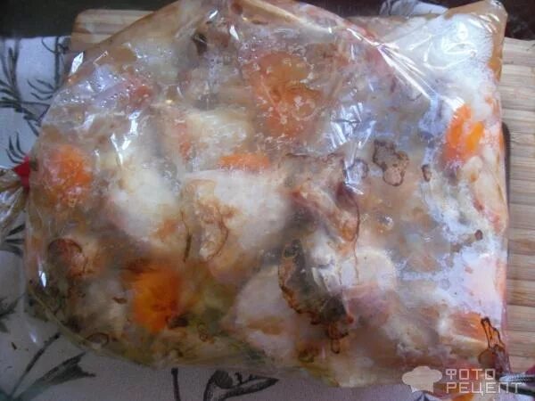 Рецепт кролика в рукаве. Кролик в сметане тушеный в рукаве духовке. Кролик тушеный с овощами. Кролик запеченный в духовке с картошкой. Кролик в рукаве для запекания.