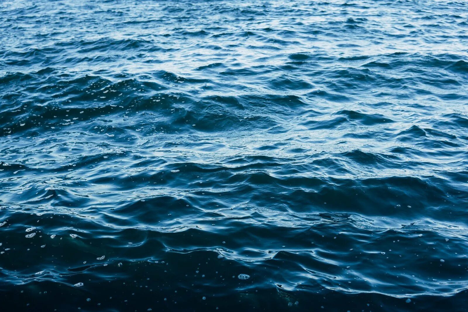 Морская вода запах. Фон море. Море вода. Морской фон. Водная гладь.