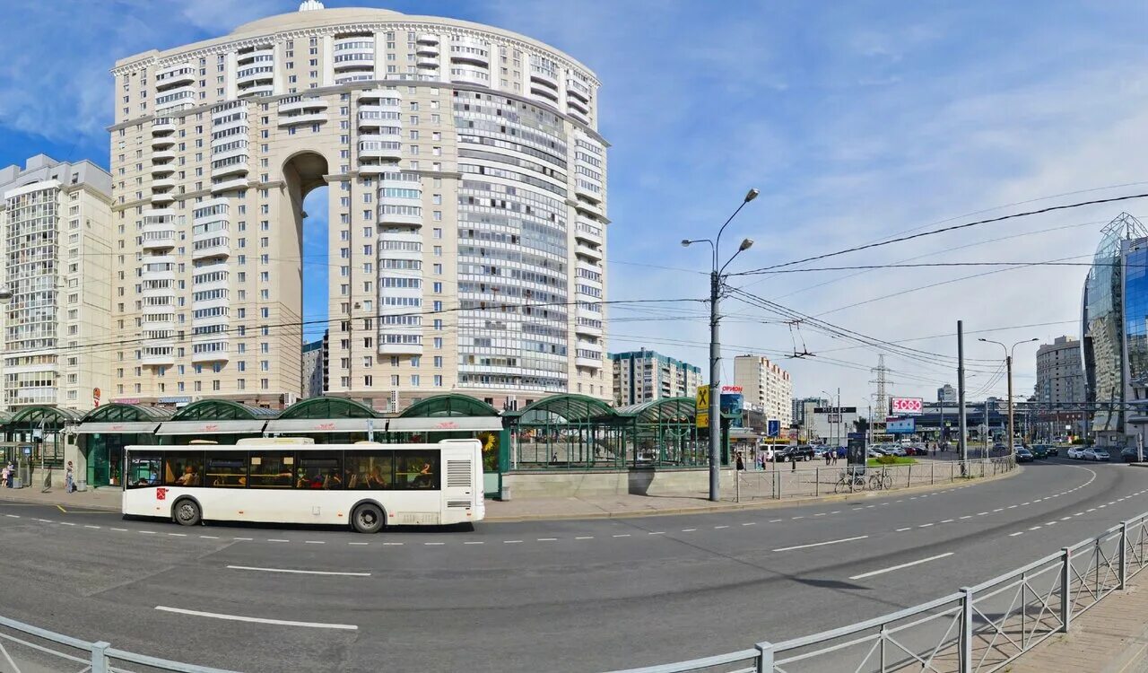 Метро комендантский проспект санкт-петербург. Академическая комендантский проспект. Академическая комендантский проспект. Академическая комендантский проспект. Академическая комендантский проспект.