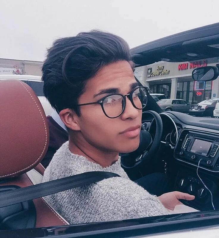 Alex Aiono. Alex look. Alex Aiono биография.