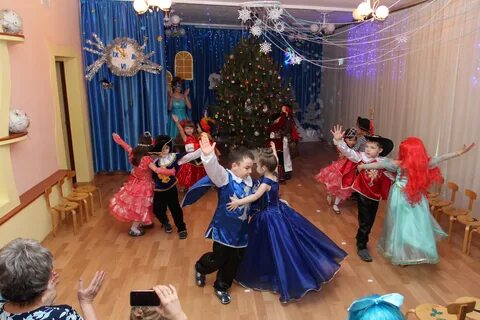 Новогодний праздник в детском саду подготовительная группа