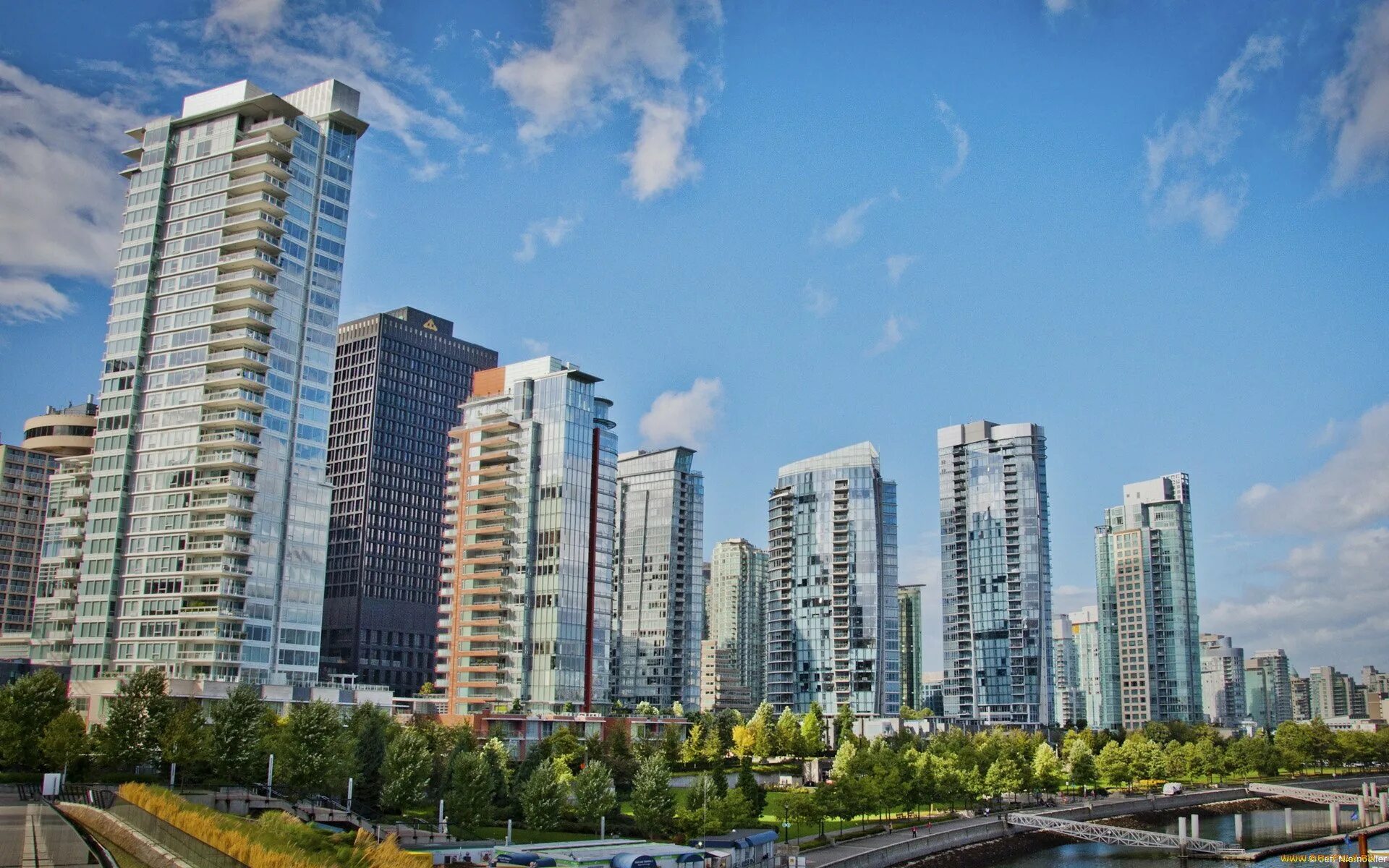 Ванкувер жилой квартал. Городская застройка панорама. Панорама новостройки. Красивые многоэтажки.