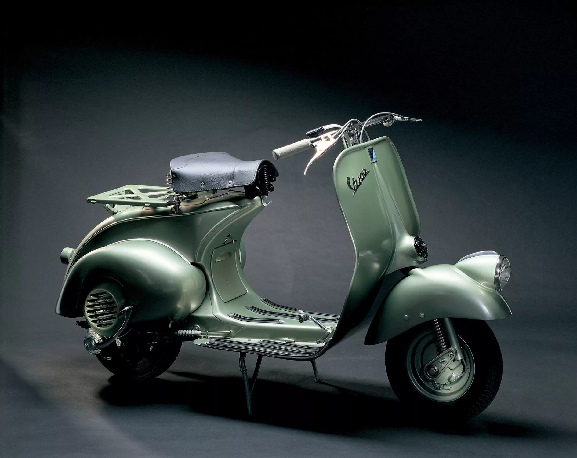 Vespa. Мотороллер веспа 1946. веспа 125. мотороллер vespa 125. мотороллер веспа 1948.