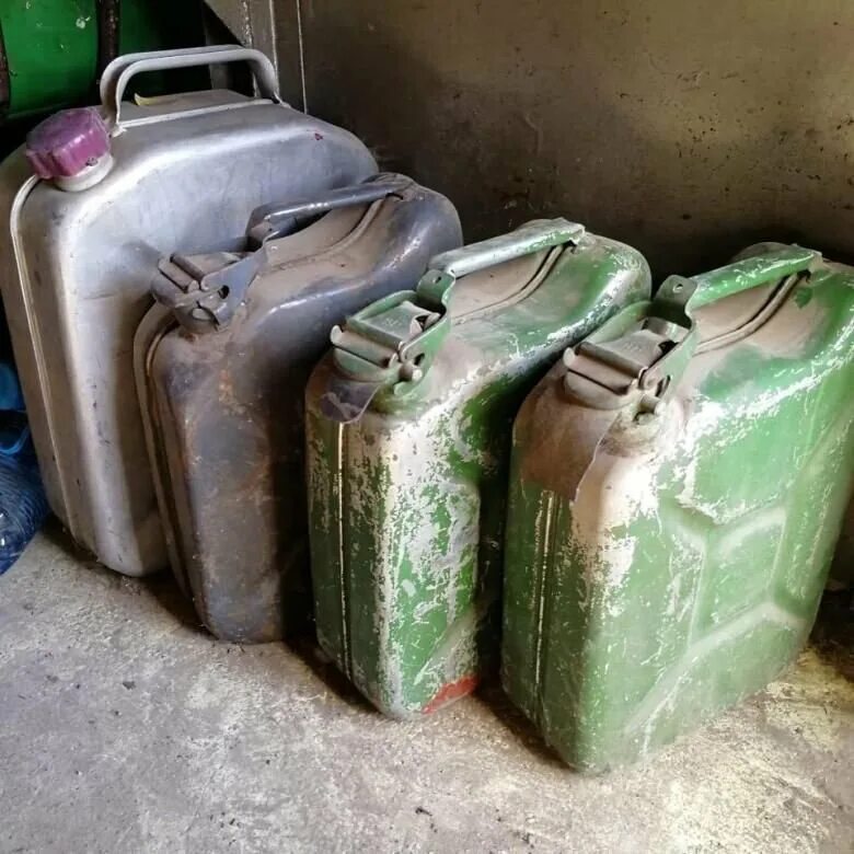 Ауди бочка 80 розовый цвет с завода. Электродвигатель стд 1250 квт. Редуктор ц2 1000. Дорожная плита 3х1. Состояние б у.