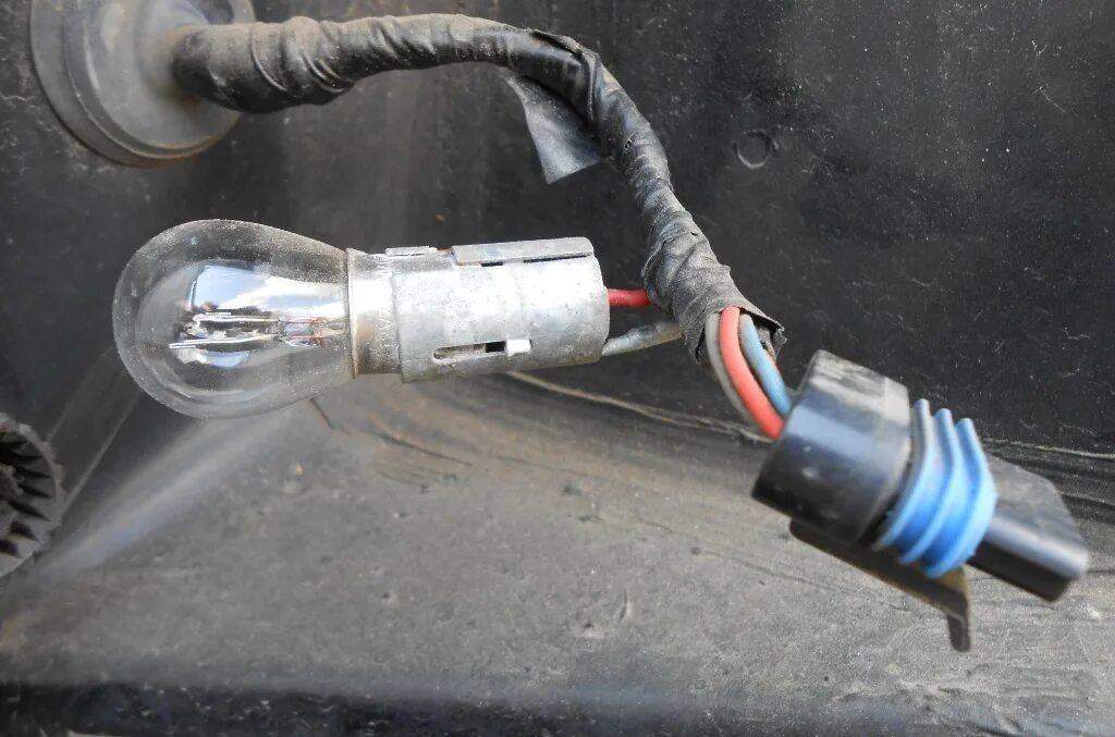 Лампа заднего хода 2114. Обманка для светодиодных ламп поворотников ваз 2109. Лампочка обманка. Лампочка обманка. Обманки на фары h4.