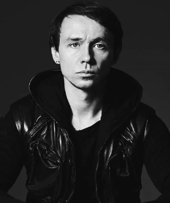 Певец дельфин биография. Дельфин певец.