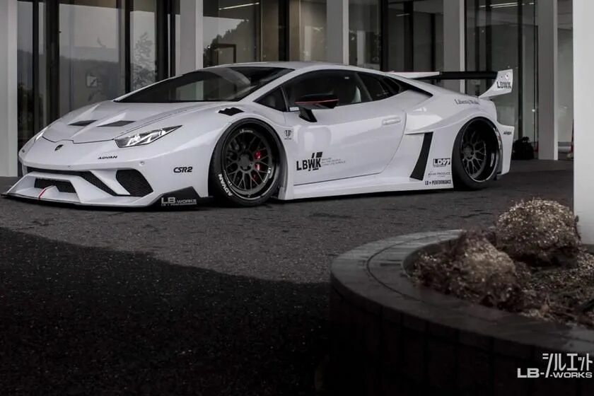 Обвес liberty walk. Ламборгини хуракан в обвесе. ламборгини хуракан либерти волк. lamborghini huracán liberty walk. huracan в обвесе.