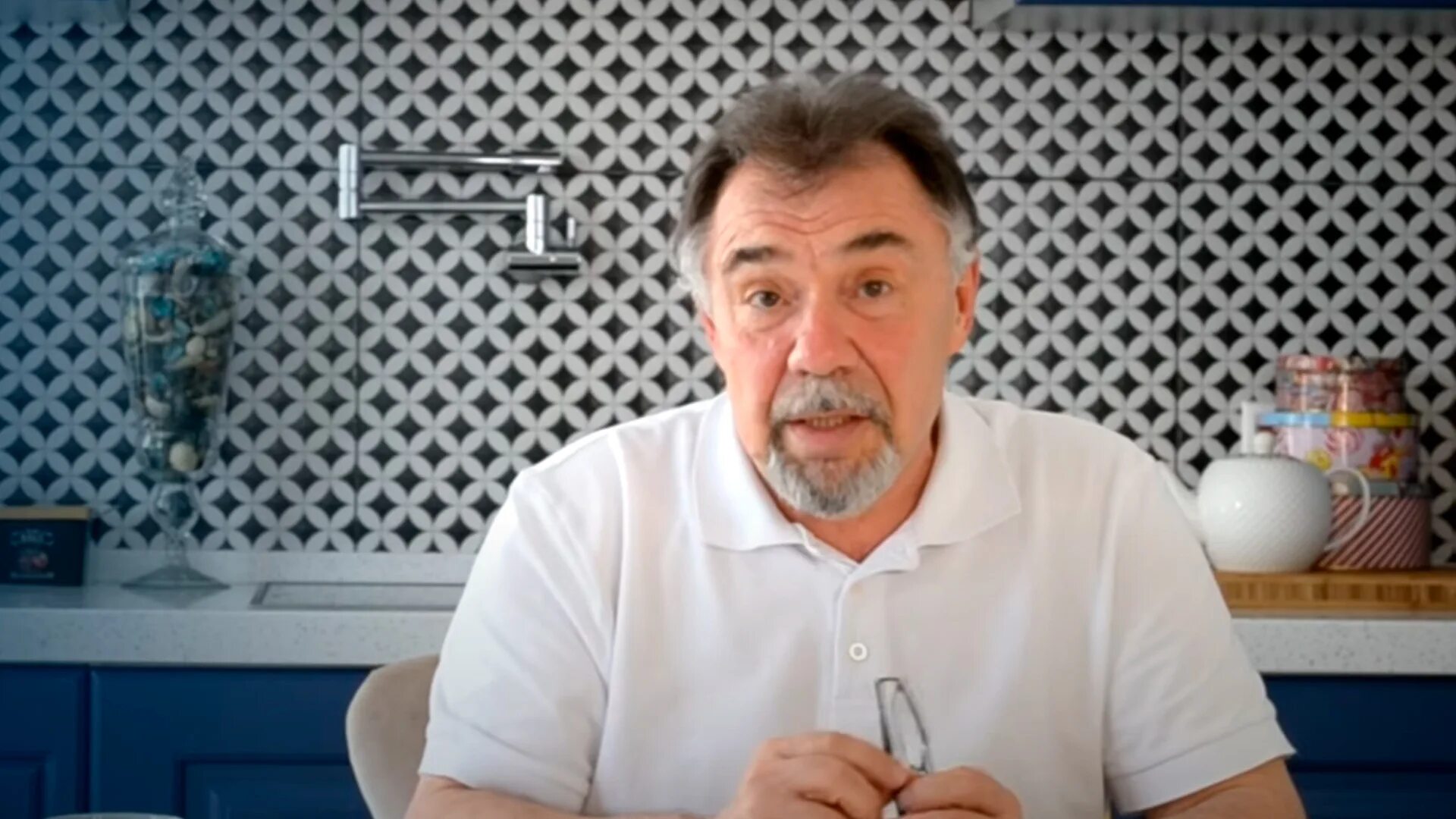 Гинзбург михаил моисеевич. Шарлотта генсбур фото. Гинзбург психолог. Дарья гинзбург психолог. Гинзбург михаил романович.