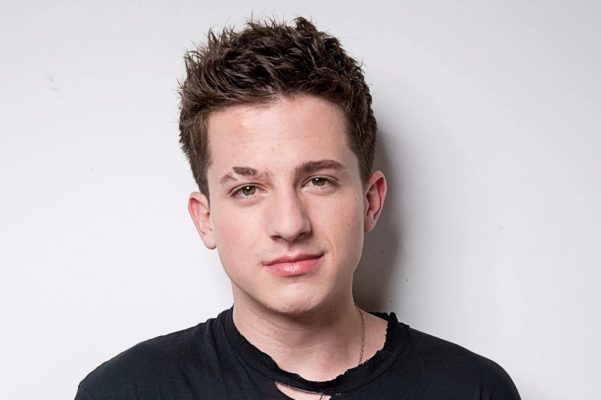 Charlie puth. Чарли пут 2022. Charlie puth at the concert. Charlie puth. Charlie puth 2022.