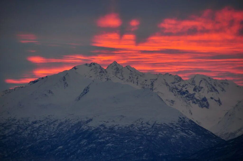 Центральная норвегия национальные парки. Пейзаж горы. Горы графика панорама. Банк в горах. Вершина восьмитысячник нанга парбат.