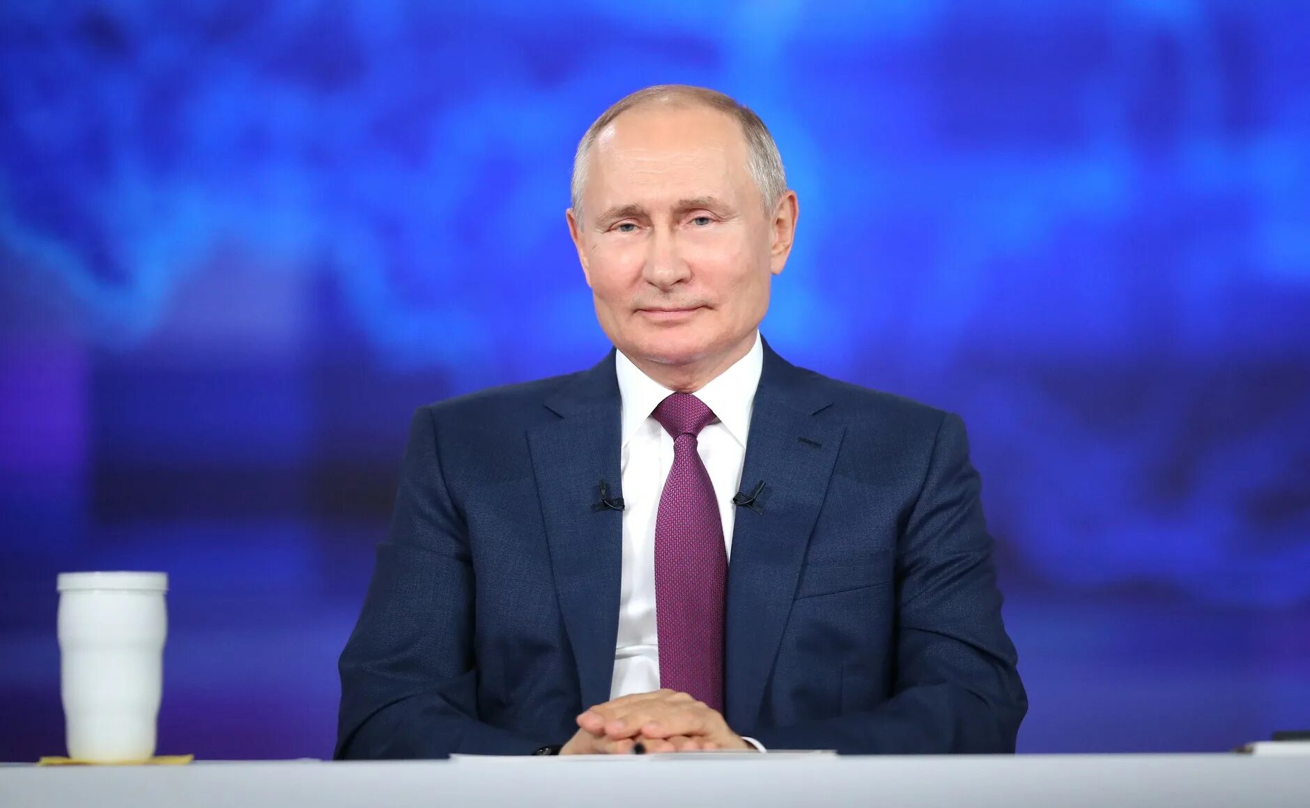 Прямая линия с путиным 2018. Владимир путин прямая линия 2025. путин владимир владимирович 2025. фон владимира путина 2025. путин владимир владимирович пресс конференция 2025.