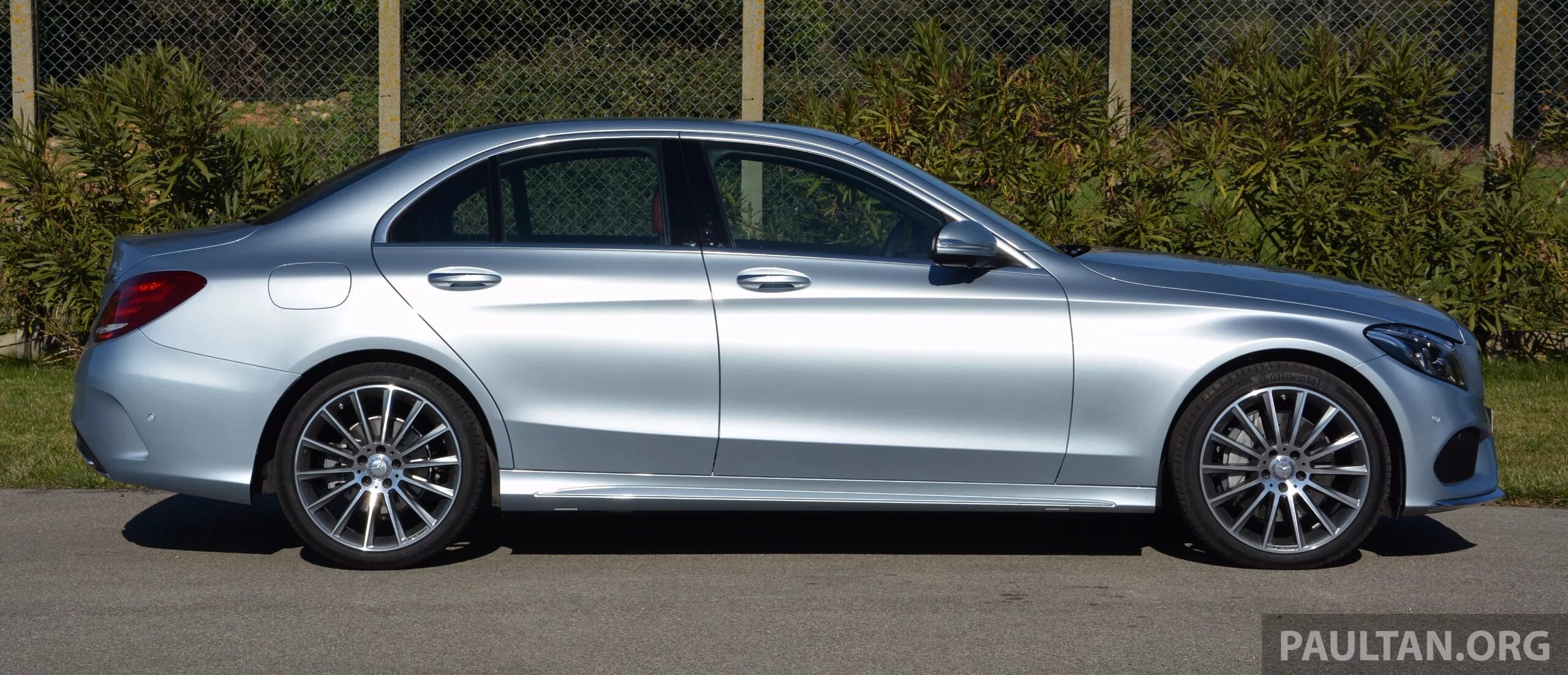 Мерседес fr. Мерседес fr. Mercedes benz d class. Мерседес цитан внедорожник. Мерседес во франции.