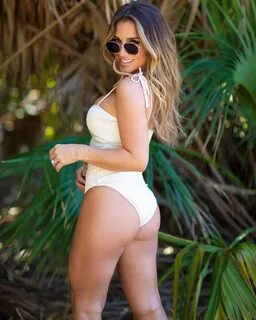 Jesse James Decker Nudes.