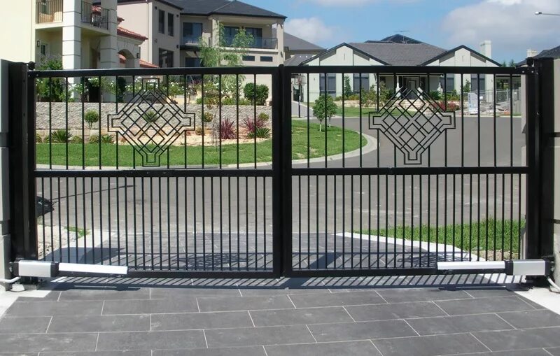 Ворота из металлических прутков. Сварные ворота распашные металлические. Ворота сварные распашные 6 метров купить. Распашные ворота из профильной трубы. Ворота сварные распашные фото.