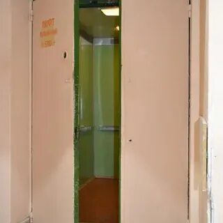 Лифт с распашными дверями