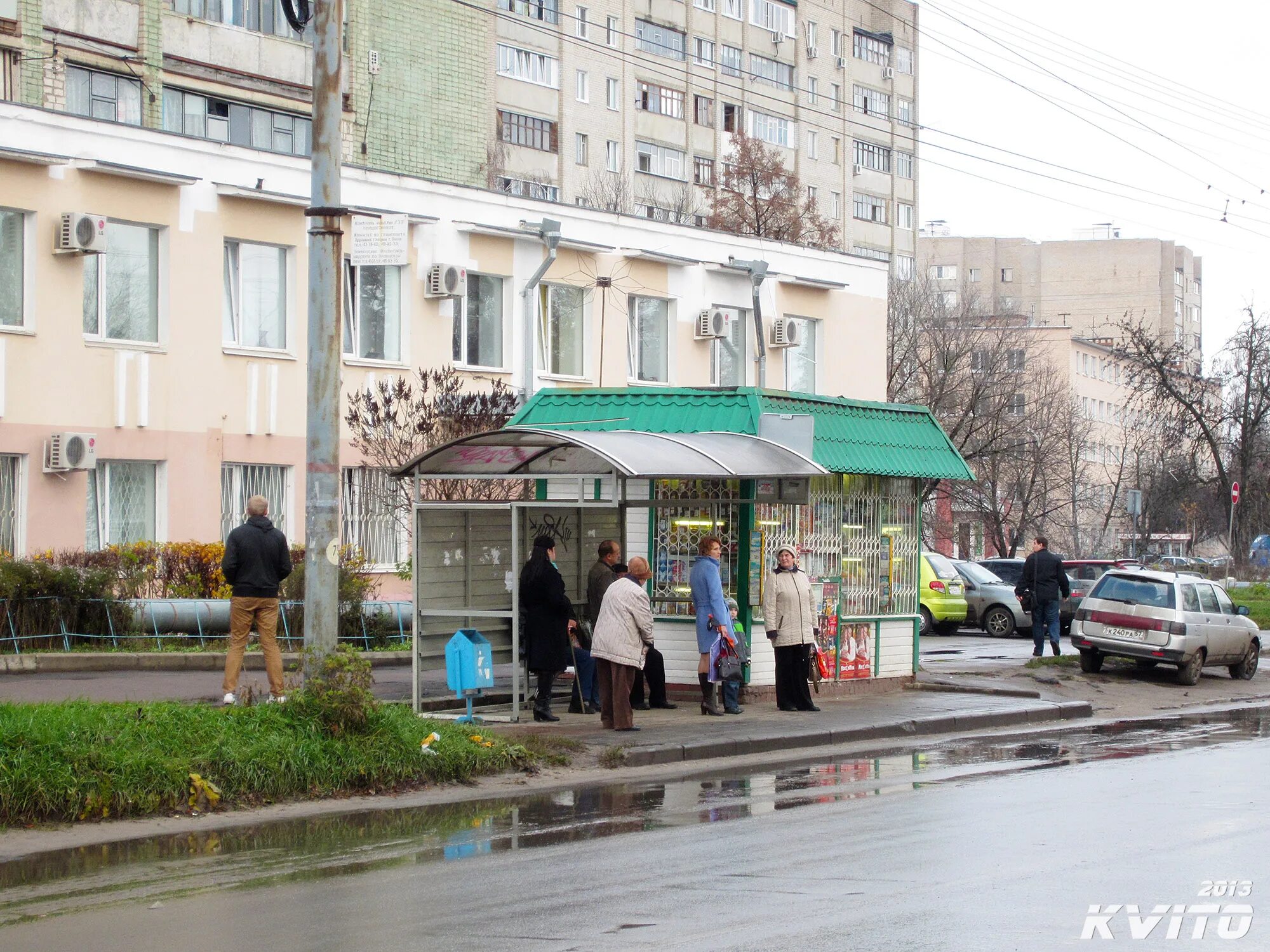 магазин каблучок новочебоксарск остановка. остановка гаражи. остановка на улице. магазин каблучок новочебоксарск. остановка с магазином.