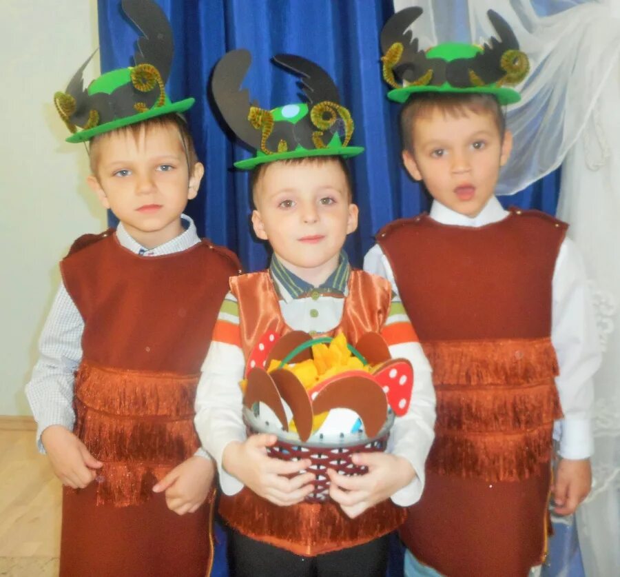 Костюм индейца джо 54-56. Центр ряженья в подготовительной группе. Костюм индейца. Клеопатра и антонио костюмы. Костюм индейца на мальчика.