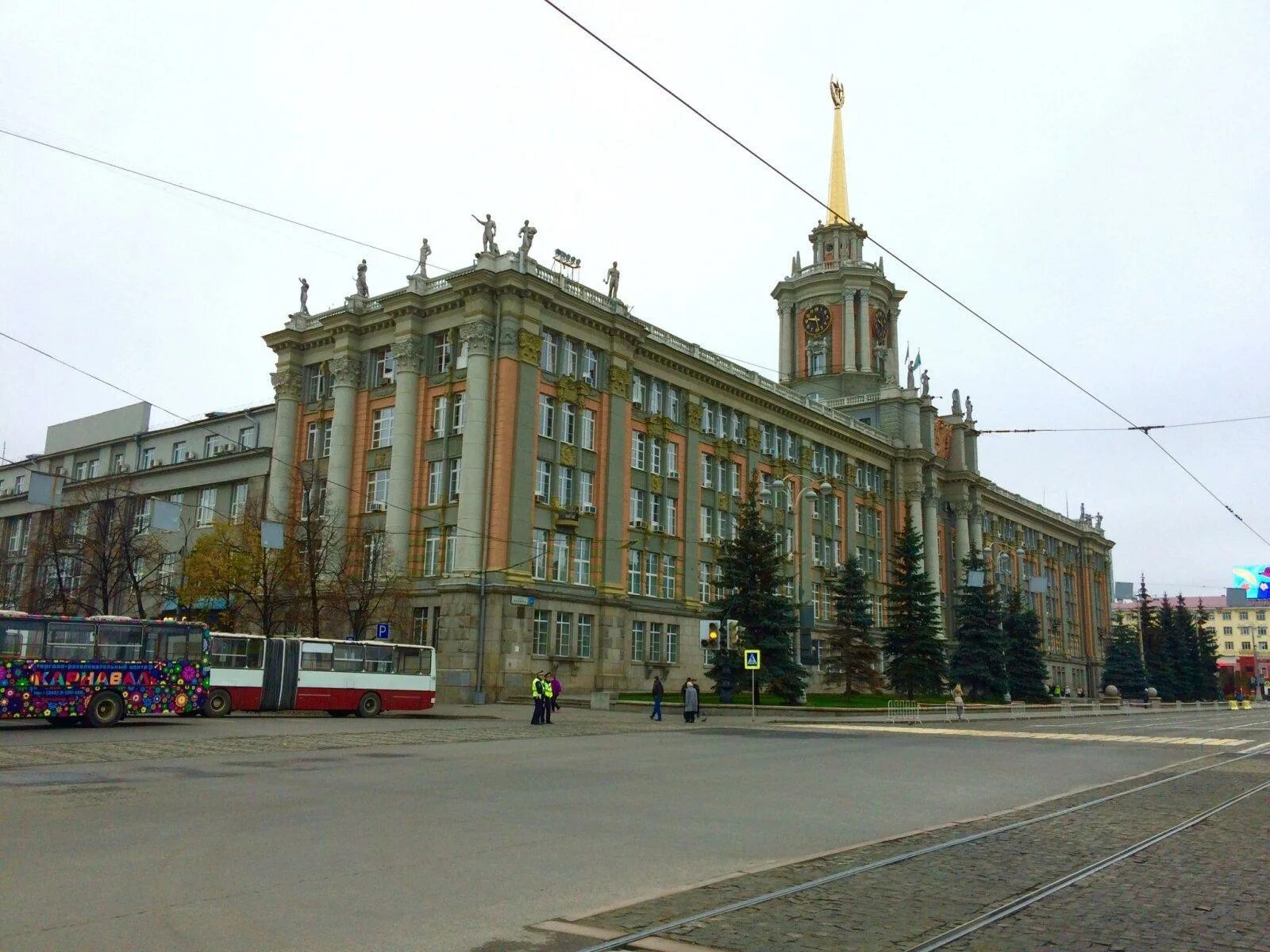 Горсовет Екатеринбург. Екатеринбург площадь 1905 г здание городского совета. Здание горсовета Екатеринбург. Администрация города Екатеринбург Ленина. Администрация города екатеринбурга телефон