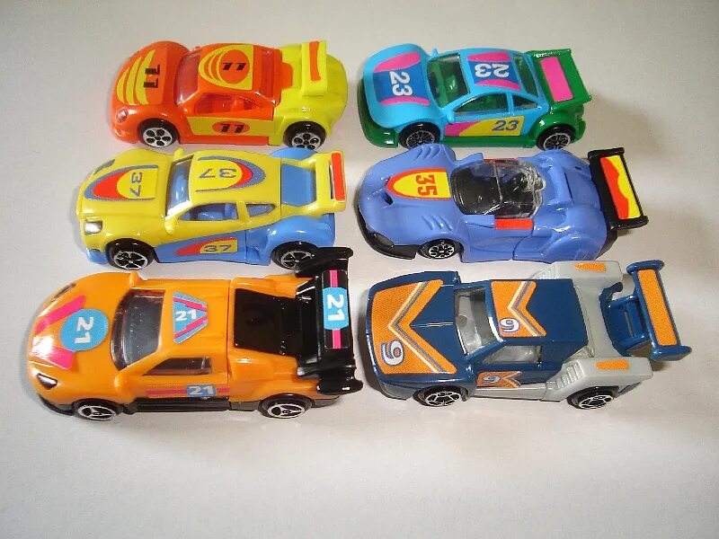 Kinder car. Киндер сюрприз наскар. Киндер сюрприз NASCAR. Киндер сюрприз гоночные машинки. Sprinty Киндер машинки.