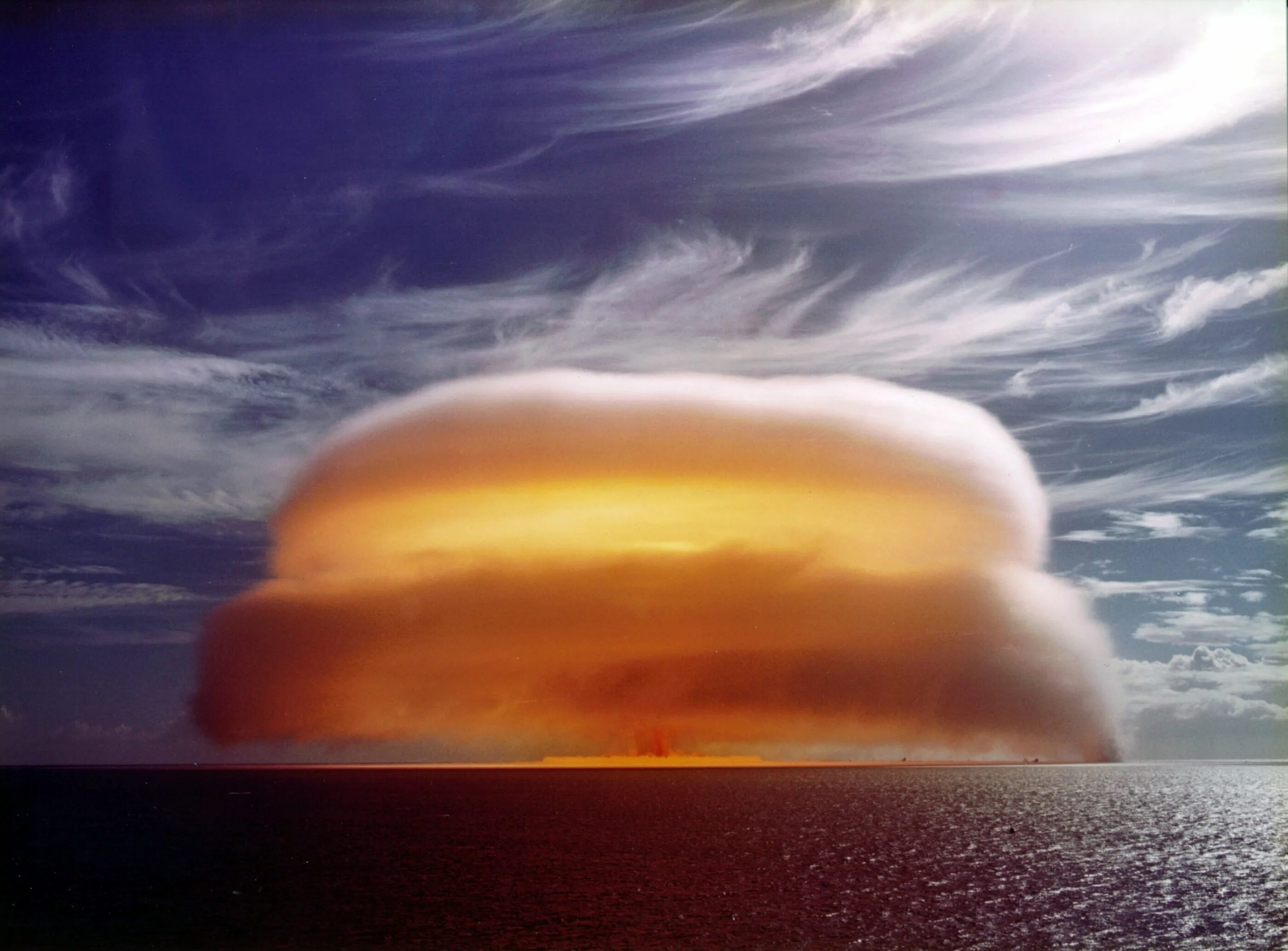 Ударная волна водородной бомбы. Термоядерная бомба Канопус. Взрыв атомной бомбы. Облако ядерного взрыва. Ядерный термоядерный взрыв