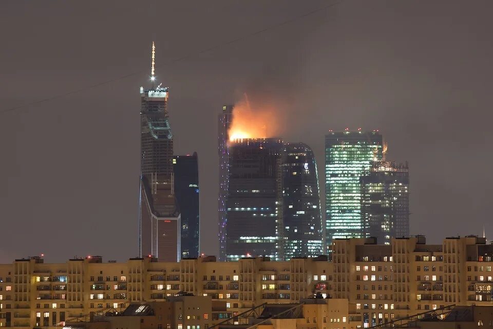 Что случилось в москва сити сегодня. Пожар в Москва Сити. Башня Федерация пожар. Пожары башня Федерация 2012. Пожар в башне Федерация 2021 Москва.