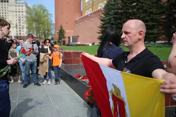 События 2 мая в одессе доме профсоюзов. Одесская дружина 2 мая. одесса 2 мая дом профсоюзов. одеса 2 майя 2014 года.