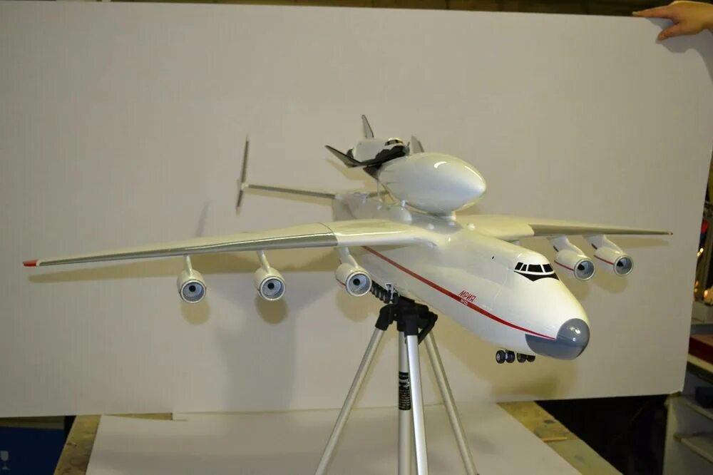 Мрия 225 модель. Ан-225 мрия модель. самолёт ан-225 мрия сборная модель. ан-225 мрия 1/144. ан-225 мрия звезда.