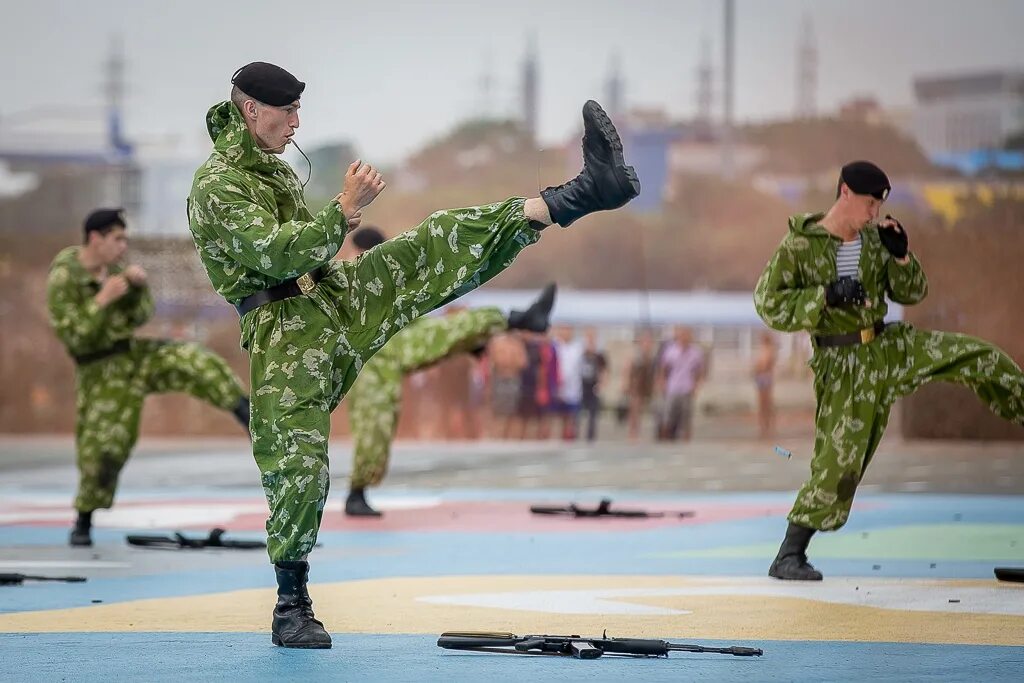 Тренировки морпехов. Тренировка военных. Тренировка пехоты. Рукопашный бой морской пехоты. Музыка для показательных выступлений