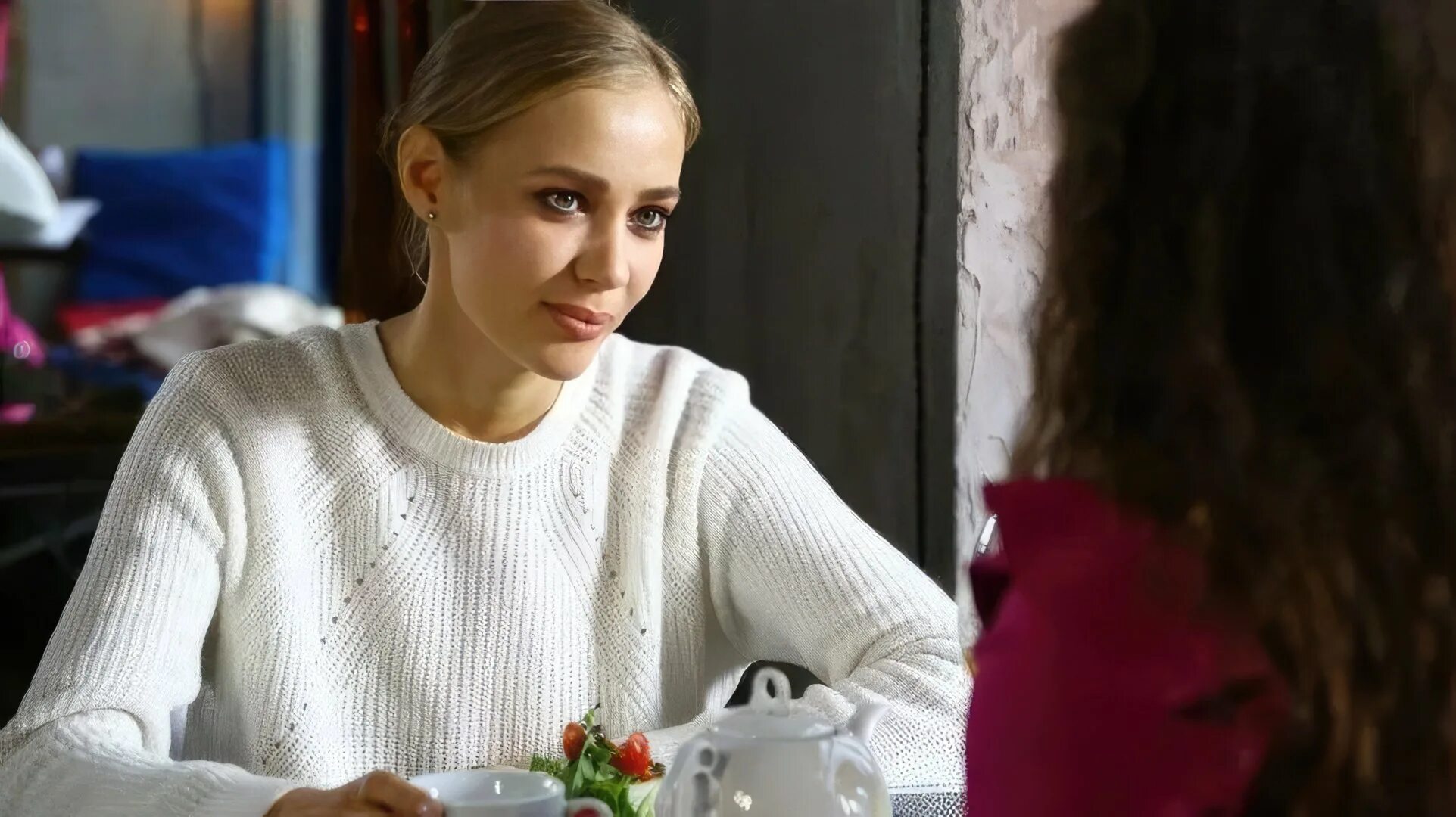 Сестры пришли сами. Сестры пришли сами. Две девушки ругаются. 2 сестры олсен. Вас не догонят lost and delirious, 2001 16+.