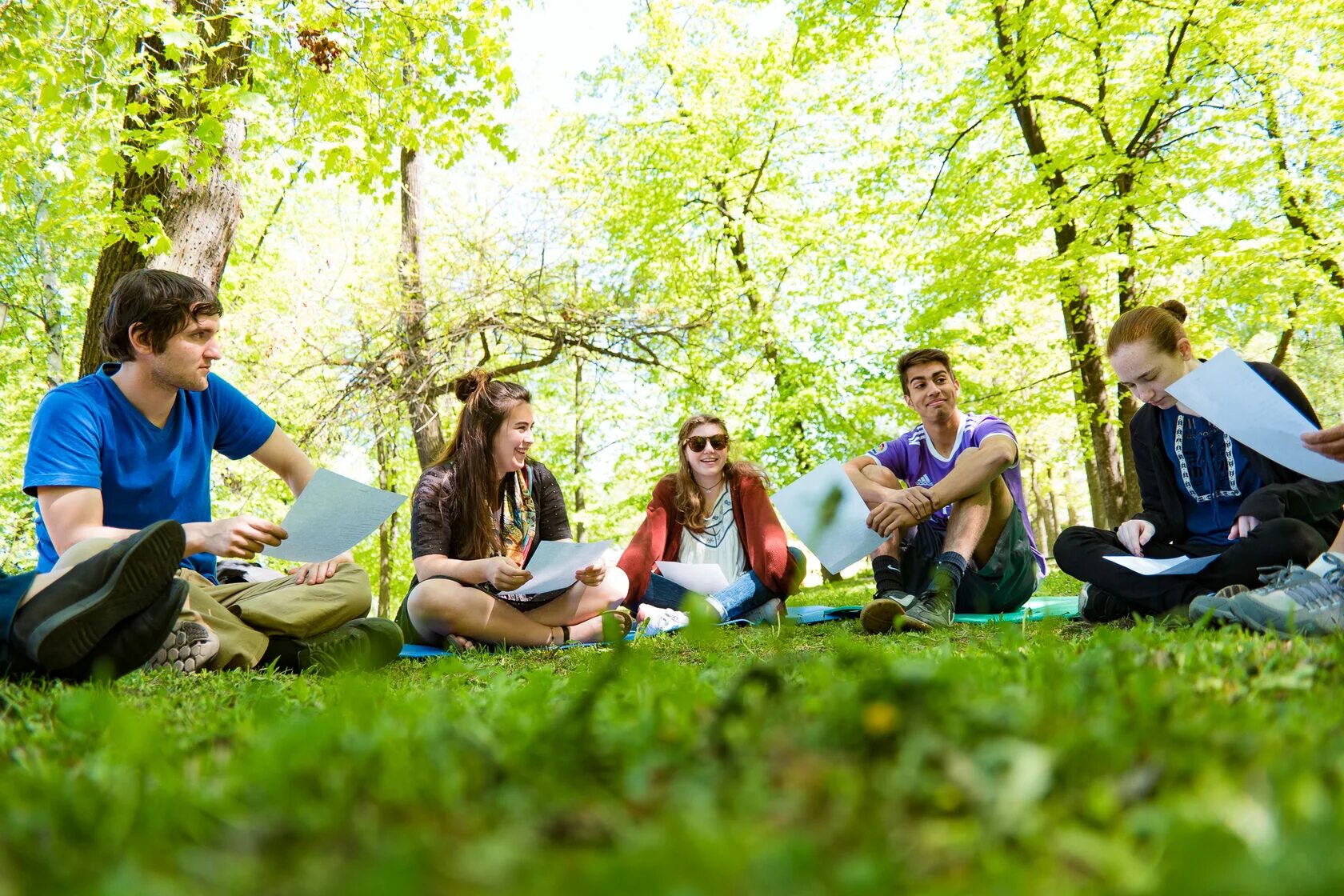 Summer school university. Лето школа. Speaking на природе. Практика в вузе. Учеба летом картинки.