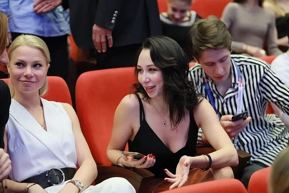 Жеребьевка чемпионата по фигурному катанию. Туктамышева на жеребьевке. жеребьевка чемпионата россии по фигурному катанию.