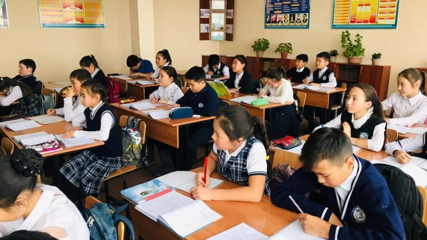 Школы в казахстане. Дауенов ернур нурланович мон рк. Школьники казахстана. Дети в школе казахстан. Казахстанские школьники.