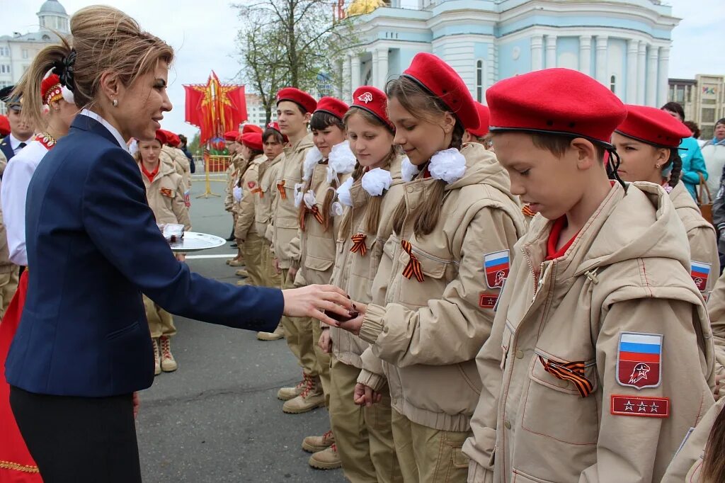 Посвящение в юнармию. Юнармия саранск. юнармия мордовия 17 школа. 28 школа посвящение в юнармейцы. юнармия саранск мгу.