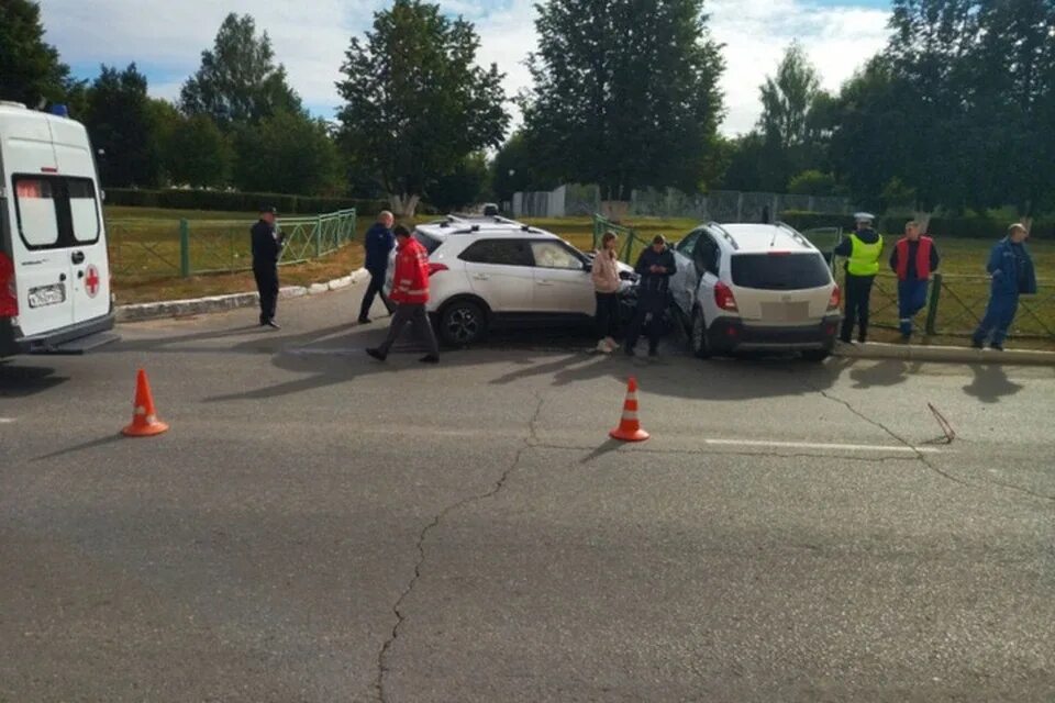 Новости про город чебоксары чувашии сегодня происшествие. Авария в Новочебоксарске. Новочебоксарск ДТП 09.03.2023. ДТП Чебоксары Новочебоксарск. Новочебоксарск авария скорой помощи.