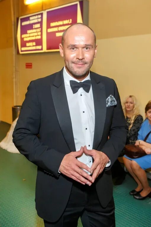 Jason Statham Film, Michael Bay Pilot Get Casting Directors Jason statham, Stath